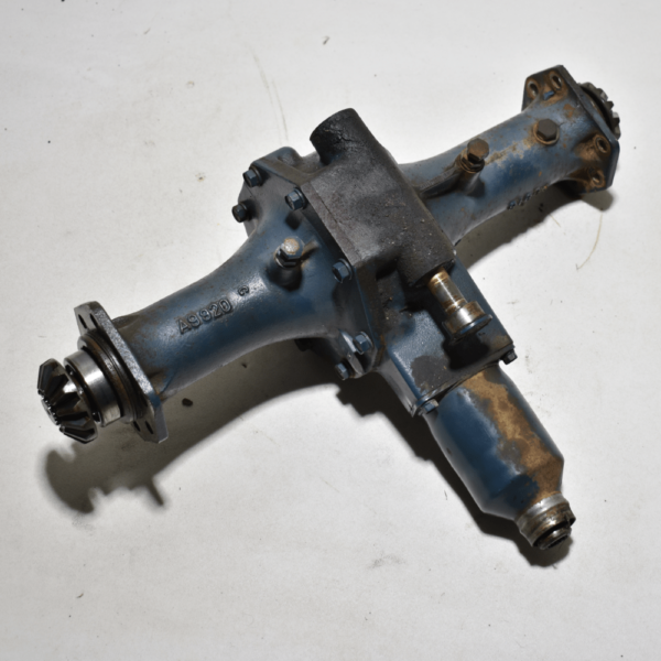 Center part front axle Kubota B1600 Extra info: Attention this is a used part! Fits on multiple Kubota types In consultation, individual parts can be sold. Pick up only, contact us for possible delivery